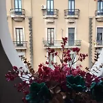 Annaluxuryhouse * カターニア