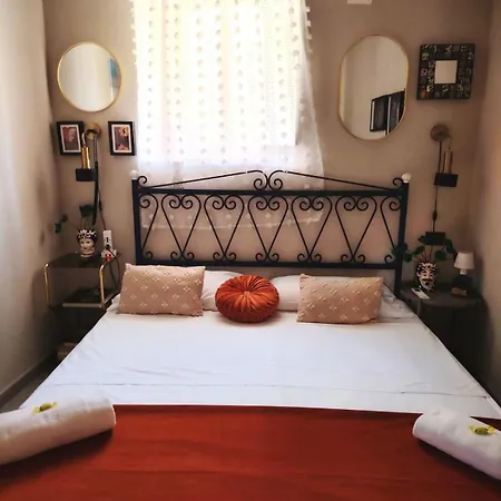 Annaluxuryhouse * カターニア